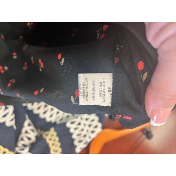 Sweet Rain Tie Front Ruffle Neck Flutter Sleeve Black Cherry Print Blouse sz 3X - Picture 7 of 7